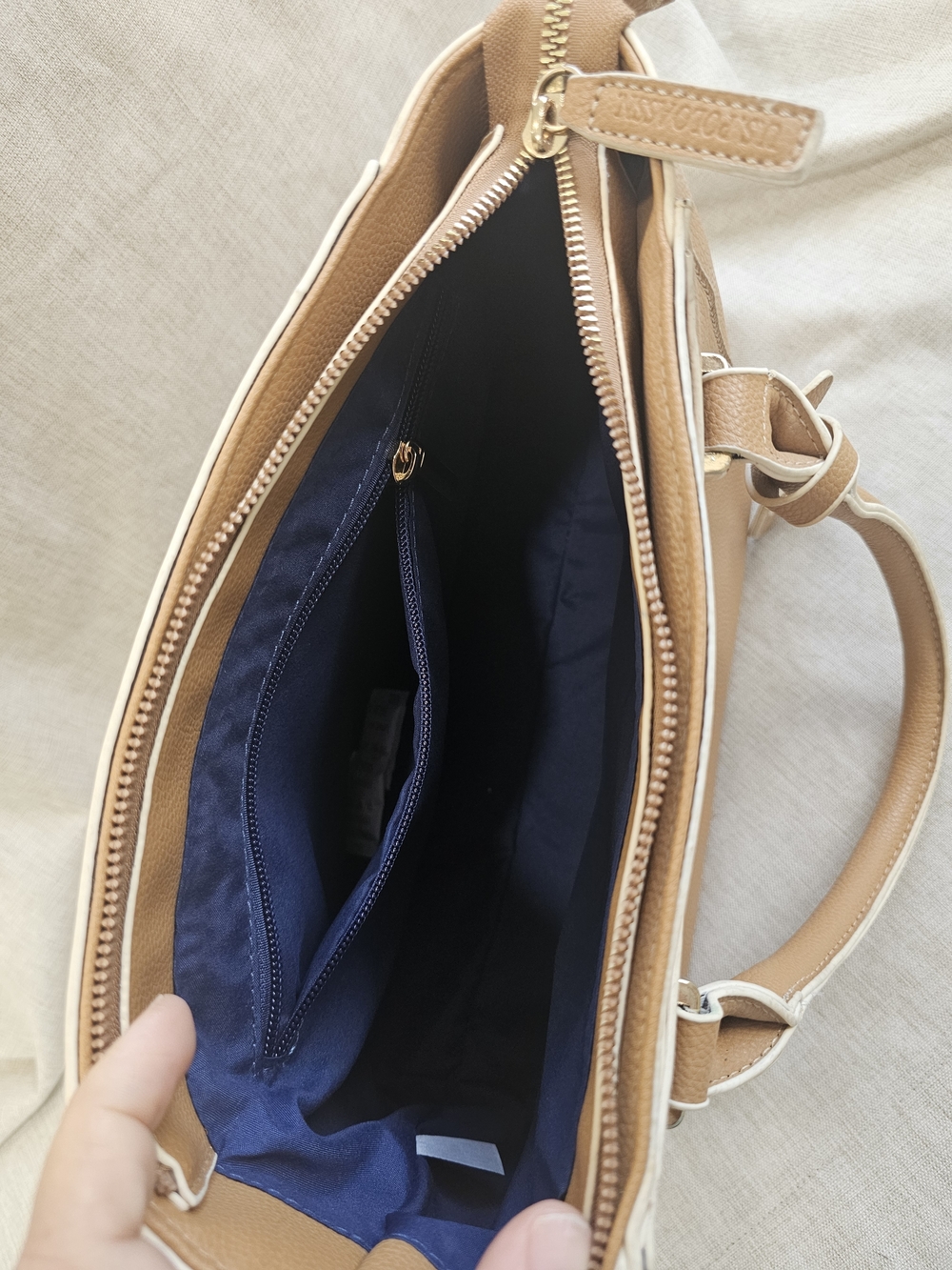 U.S. Polo Assn. Envelop Stitch Bag - Picture 7 of 9